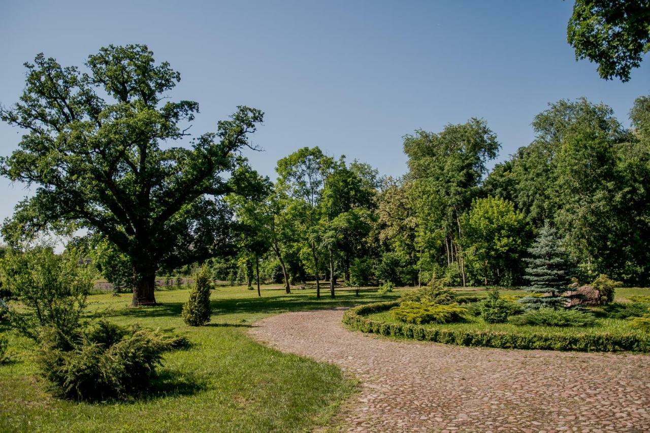 Hotel Dwor Woskrzenice Biała Podlaska Exterior foto