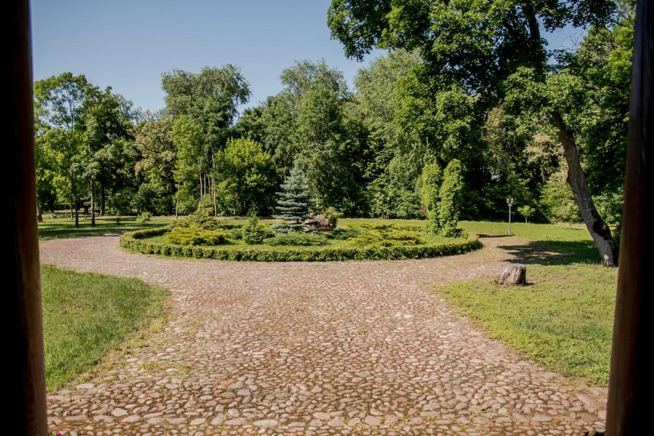 Hotel Dwor Woskrzenice Biała Podlaska Exterior foto